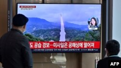 تصویر از یک برنامه تلویزیونی از شلیک یک موشک - ۲ نوامبر ۲۰۲۲