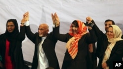 اشرف غنی احمدزی در اولین حضورش عمومی‌اش پس از اعلام پیروزی در انتخابات ریاست جمهوری افغانستان – کابل، ۳۱ شهریور ۱۳۹۳ 