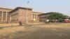 Le campus de l'Unikin (université de Kinshasa) peu animé cet après-midi du 21 septembre 2017. (VOA/Abdourahmane Dia)