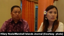 陈宏和周潮婷 (照片来源: 《马绍尔群岛杂志》)