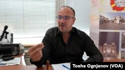 Не може еден фен да се смета за индустриска енергија. Затоа бараме од Владата овие дејности да не се категоризираат во индустриска електрична енергија, нагласува Агрон Фазлији, претседател на Занаетчиската комора