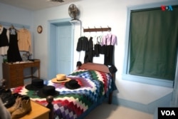 Réplica de la habitación de un niño de la comunidad Amish, en una casa museo en la comunidad de Lancaster, Pensilvania, Estados Unidos. [Fotografía: Ismael Rodríguez/VOA]