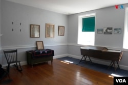 Para los Amish, la muerte y el funeral marcan el final de un viaje terrenal. Suelen construir un sencillo ataúd y eligen una habitación para rendir honor al fallecido [Fotografía: Ismael Rodríguez/VOA]