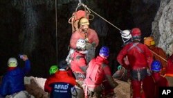 አሜሪካዊው የዋሻ ጉዞ አዘውታሪው ማርክ ዲኪ በደቡብባዊው ቱርክ እአአ መስከረም 12/2023 