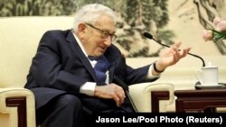 Кисинџер беше активен и откако наполни 100 години, присуствуваше на состаноци во Белата куќа, објави книга за стилови на лидерство, а во јули 2023 година тој беше во посета на Пекинг за да се сретне со кинескиот претседател Шји Џјинпинг