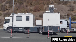 在塞尔维亚，移民人数的增加导致边境口岸警察数量增加，并加强了安全措施，例如移动扫描仪