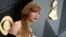 Taylor Swift nan seremoni remiz pri Grammy yo nan Los Angeles, 4 Fevriye, 2024. 