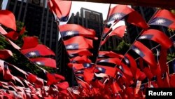 台湾桃园为庆祝双十节挂起多面台湾旗帜。（2022年10月5日）