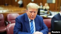 Ish Presidenti Donald Trump pret fillimin e seancës gjyqësore në ditën e dytë të gjyqit në Nju Jork, më 16 prill, 2024/AP