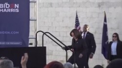 Biden's Approval Sinks in Poll, Reflecting Voters’ Economic Worries 