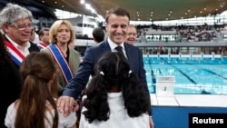 Не се сомневам во ништо, вклучително и во однос на информациите, рече Макрон одговарајќи на новинарско прашање дали мисли дека Русија ќе се обиде да ја таргетира Олимпијадата