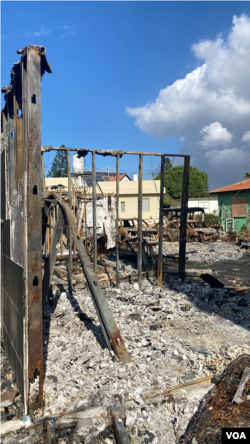 加沙附近的内提维特哈萨拉以色列社区中被哈马斯摧毁的房屋，2023年11月15日 (美国之音/斯特芬妮·傅莱德)