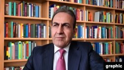 Tariq Cawher, Şarezayê Pirsên Parlamenê