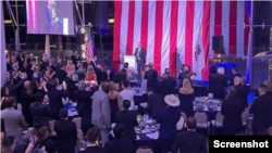 شاهزاده رضا پهلوی در مراسم اهدای جایزه صراحت کلام، کتابخانه ریاست‌جمهوری رونالد ریگان، کالیفرنیا، شنبه ۱۱ نوامبر ۲۰۲۳
