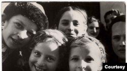 Sebuah film dokumenter baru berjudul “Vishniac” menceritakan kisah fotografer Yahudi abad ke-20 Roman Vishniac. (Foto: Courtesy/Mara Vishniac Kohn)