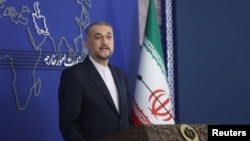 ফাইল ছবি—তেহরানে এক সংবাদ সম্মেলনে বক্তব্য রাখছেন ইরানের পররাষ্ট্রমন্ত্রী হোসেন আমিরআবদোল্লাহিয়ান (২৩ অক্টোবর, ২০২৩) 