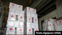 Тоа што се бара на терен се шатори, ќебиња, вреќи за спиење, ламби. Сè тоа што помага за организирање на животот во такви услови.