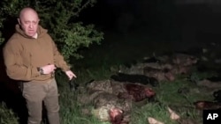 资料照 - 2023年5月5日内瓦格纳集团首领叶夫根尼·普里戈津指责俄军上层领导屠杀自己人。普利戈津也掉转枪口射杀俄军士兵。