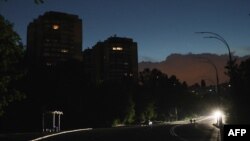 2024年6月5日，俄罗斯对乌克兰能源基础设施的袭击造成基辅部分地区停电。(法新社照片)