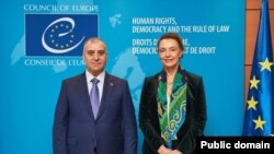Azərbaycan Dövlət Təhlükəsizliyi Xidmətinin Əli Nağıyev rəisi və Avropa Şurasının Baş katibi Mariya Peyçinoviç Buriç ( Foto Azərbaycan Dövlət Təhlükəsizliyi Xidmətinin səhifəsindən götürülüb.)