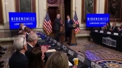 VOA英语视频：拜登竞选造势强调经济、堕胎与民主，不忘表明自己不是特朗普 