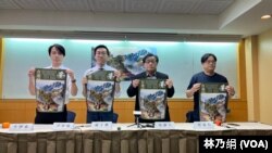 在台港人联手台湾志工组成的“台港同行”团队12月15日召开记者会表示，总成员20多人将自12月27日起开始环台8天，并于六个主要城市进行宣讲，希望唤醒台湾选民，勿忘香港血的教训，持续抵抗极权中国的决心。（美国之音特约记者林乃绢拍摄）