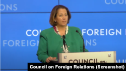 美国司法部副部长丽莎·摩纳哥（Lisa Monaco）3月28日在华盛顿智库美国外交关系协会（Council on Foreign Relations）举办的活动中讨论如何防御敌对国家对民主法治构成的全球威胁。（视频截图）