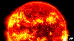 Solarna oluja (Foto: NASA/SDO via AP)