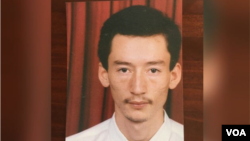 萨迪尔丁·夏木希丁（Sadirdin Shamseden），由祖拜拉．夏木希丁（Zubayra Shamseden）提供，拍摄日期不详。