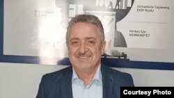 Semîh Turan, Lêkonînerê Raya Giştî