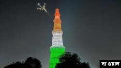 এই লাইট শোতে প্রত্যেকটি গ্রামের কিছু অনন্য এবং আকর্ষণীয় জিনিস তুলে ধরা হচ্ছে যা ভারতের বৈচিত্র্যময় ঐতিহ্যের অংশ।