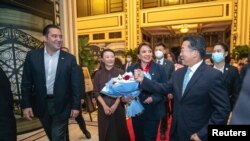 Presiden Honduras Xiomara Castro tiba di bandara Shanghai, China, atas undangan Presiden China Xi Jinping, 8 Juni 2023. (Kepresidenan Honduras/Handout via REUTERS)