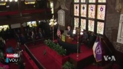 Manifestan Pwo-Palestinyen Entewonp Diskou Biden nan yon Legliz Kawolin di Sid 