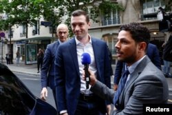 Jordan Bardella, Presiden partai sayap kanan Prancis, National Rally (RN), di markas besar partai RN di Paris, Prancis, 1 Juli 2024. (REUTERS/Benoit Tessier)