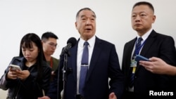 资料照：台湾国防部长邱国正在台北对媒体讲话。（2023年12月8日）