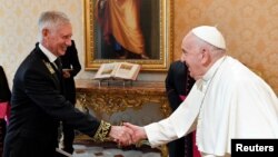 Pope Francis meets with Russian ambassador to the Vatican Ivan Soltanovsky at the Vatican, September 18, 2023. (Vatican Media/­Handout via REUTERS) 