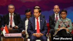 5일 인도네시아 자카르타 제43차 동남아시아국가연합(ASEAN∙아세안) 정상회의 현장에서 조코 위도도(가운데) 인도네시아 대통령이 발언하고 있다. 