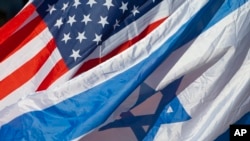 资料照：美以国旗飘扬 （美联社图片）