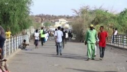 ሱዳናውያን ስደተኛታት ኣብ ጕዕዞ፤ “እታ እንኮ ፍታሕ ኲናት ደው ምባል’ዩ” 