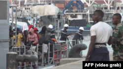 የሴኔጋል ባሕር ኃይል፣ 338 ፍልሰተኞችን ከባሕር ዳርቻው 150 ኪሜ ርቀት ላይ መያዙን አስታውቋል።