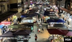 旺角花园街夜市人流稀疏 (美国之音/汤惠芸)