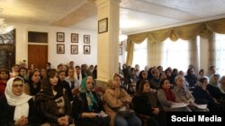 Təbrizdə Qadın Əsərləri Kitab Evinin açılış mərasimi (Mənbə: Elbilimi Telegram kanalı)