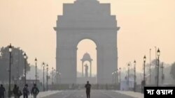 দূষণের বর্তমান মাত্রা অব্যাহত থাকলে দিল্লির বাসিন্দাদের গড় আয়ু ১১.৯ বছর কমে যেতে পারে । 