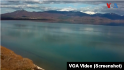 Трајковски вели дека уште сега се забележуваат промени на формата на езерото, поради намалување на неговата површина. Според старите податоци таа изнесувала 284 квадрати километри, а сега само 259.