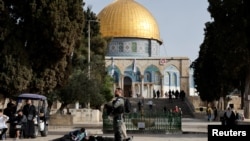 ورود بازدیدکنندگان یهودی به کوه موریا (یا معبد مقدس که از آن با نام «کوه معبد» هم یاد می‌شود) تا پایان ماه رمضان ممنوع شد