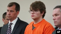 纽约布法罗种族主义枪击案凶手佩顿·詹德隆2023年2月15日被判处终身监禁。