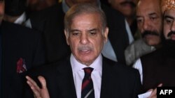 شهباز شریف قرار است در چند روز آینده دومین دوره نخست وزیری خود را آغاز کند. او برادر کوچکتر نواز شریف، نخست وزیر پیشین پاکستان، است. 