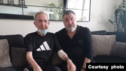 Beytocan ligel birayê xwe Adarcan