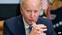 资料照片：美国总统拜登在白宫打击芬太尼会议上讲话。(2023年11月21日)