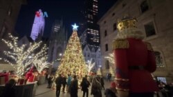 Pesona Jendela Hias Pikat Ribuan Orang ke Kota New York